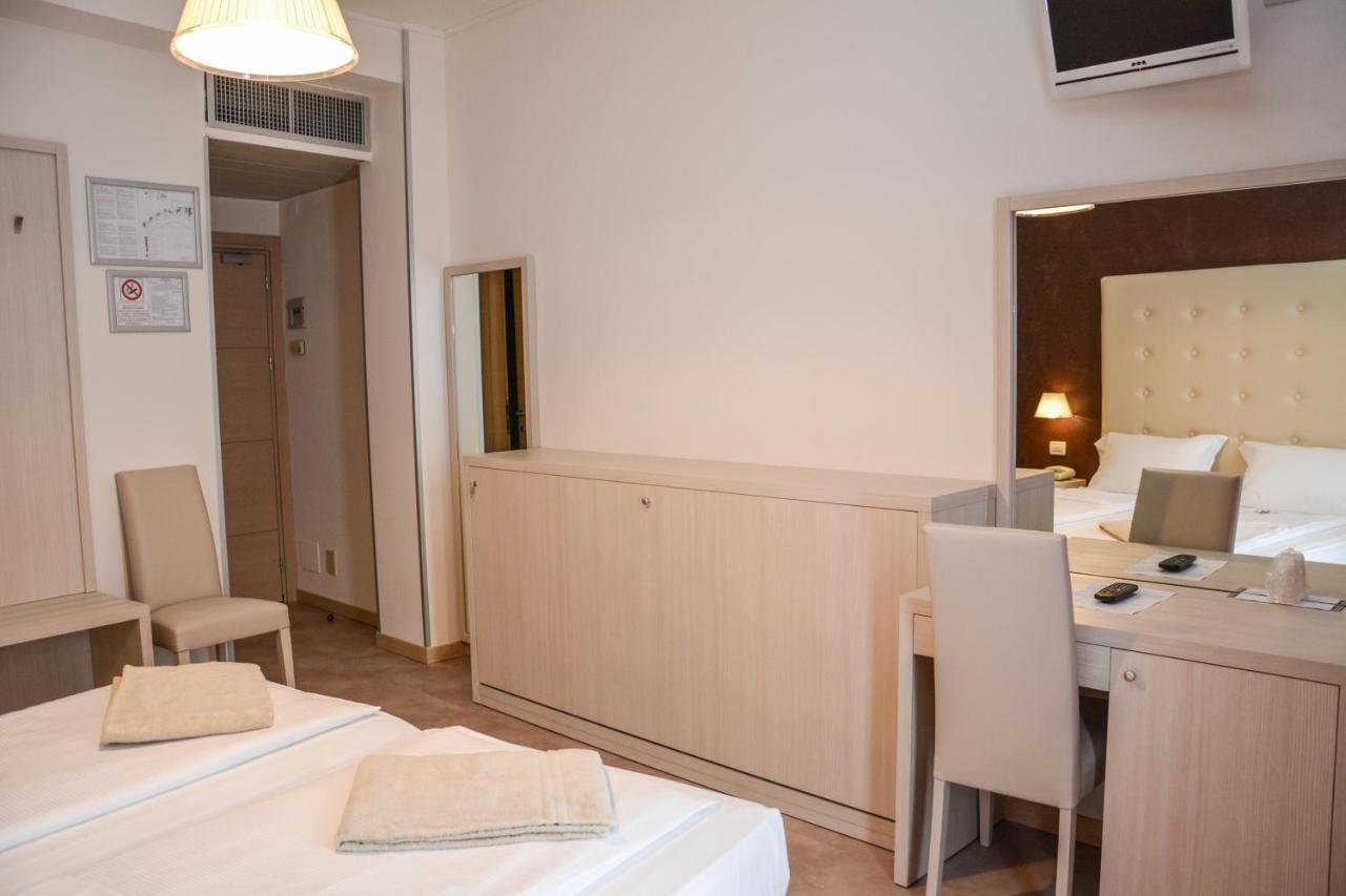 Twin Room Lake View