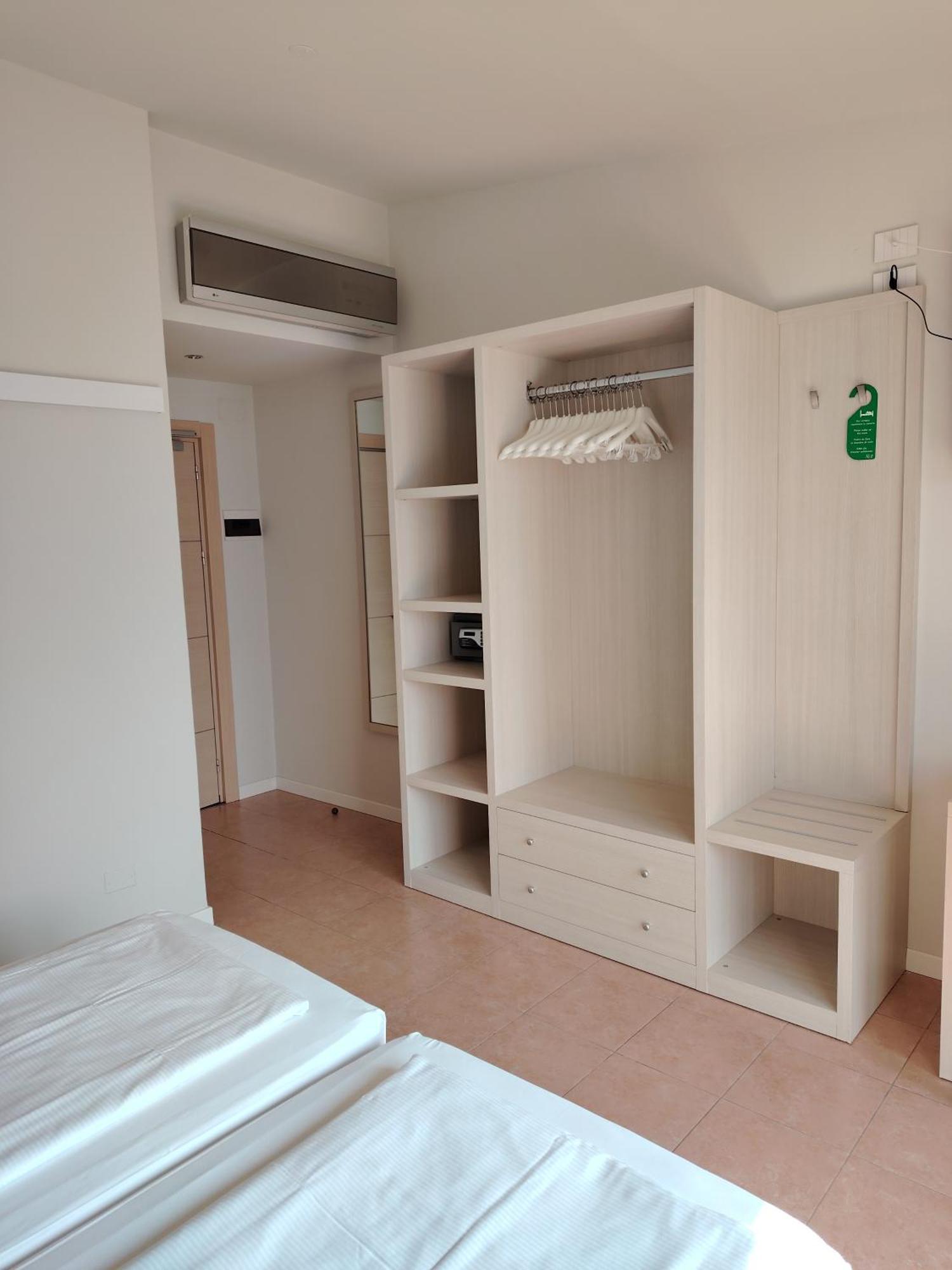 Twin Room Lake View