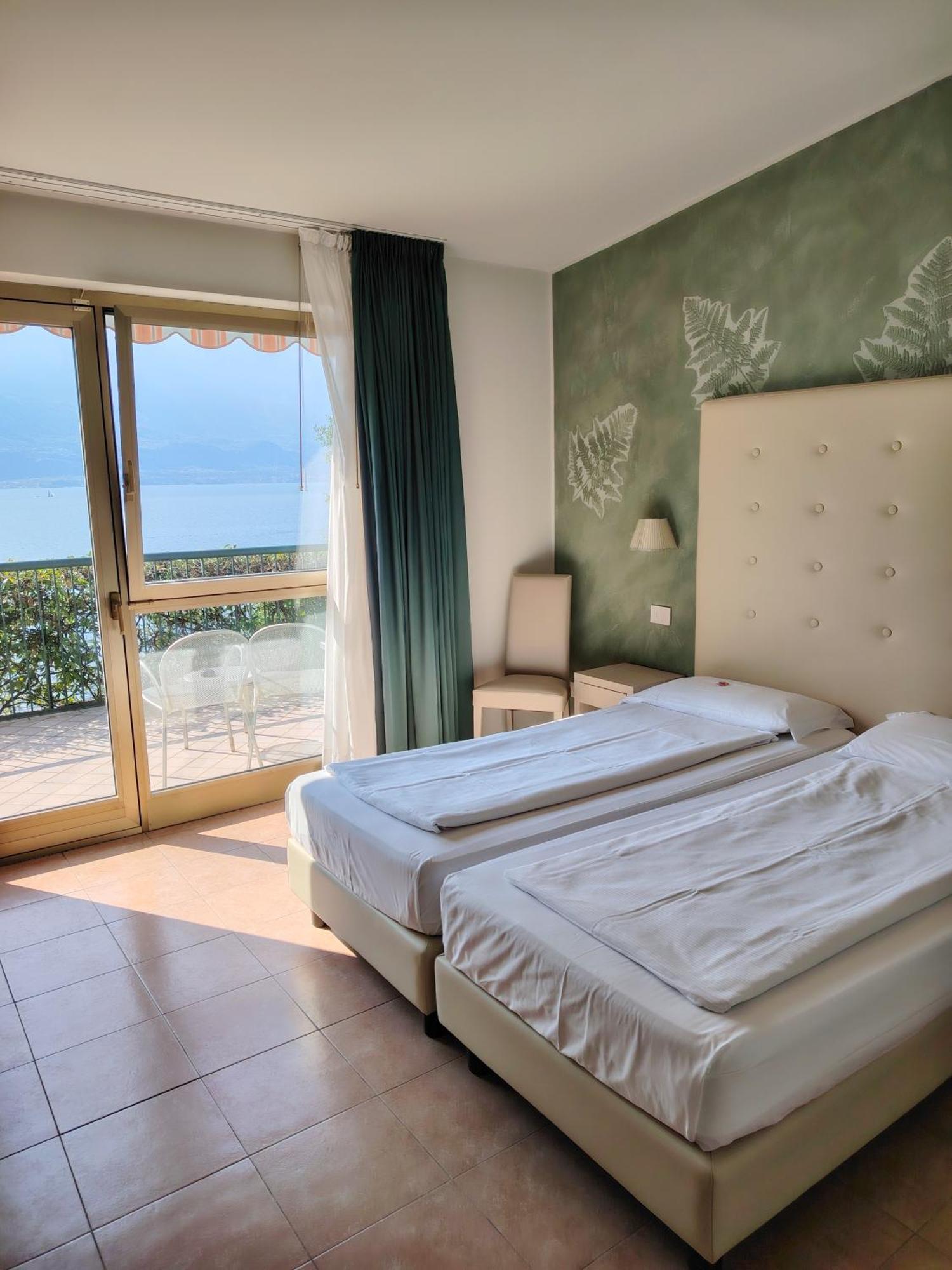 Twin Room Lake View